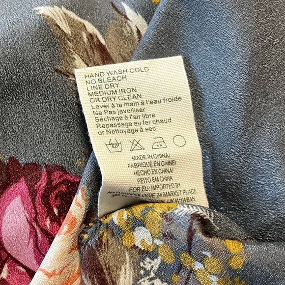 Anthropologie Tiny Drape Front Floral Top Size L - Picture 9 of 12
